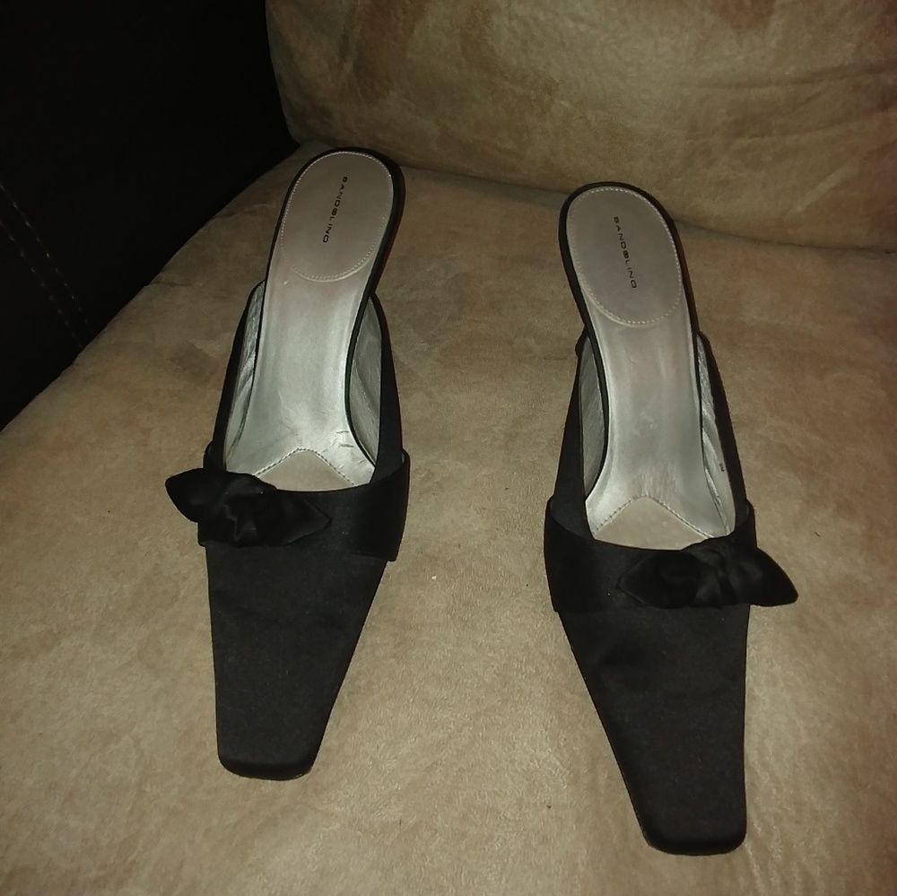 Bandolino Black Satin Heels With Bow Size 9